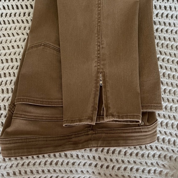 Perfect Stretch Pull on Slim Ankle Girlfriend Light Brown Jeans by Chico’s 8 - Picture 3 of 8